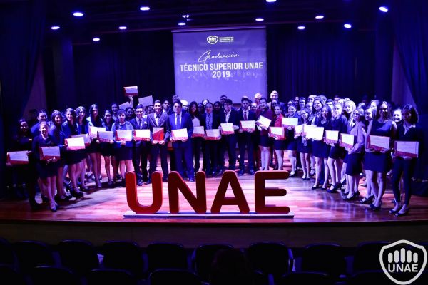 graduacion-tecnico-superior-unae-2019-157C25D0DC1-3D4F-6070-EA0E-334C2303C072.jpg