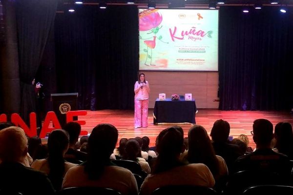 presentacion-de-libro-kuna-mujer-2108EE6B6D-510D-88A1-5764-8E2A915005F9.jpg